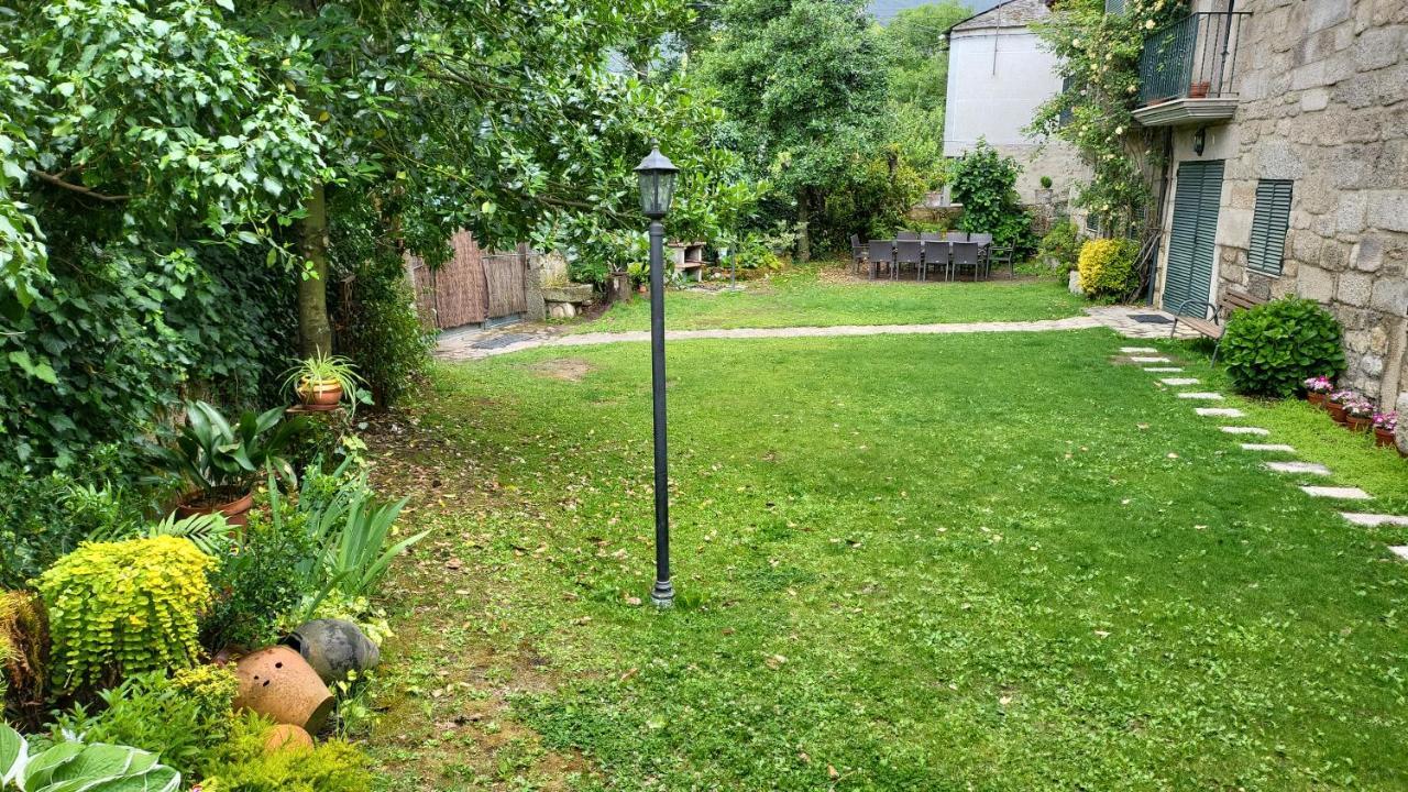 Conjunto Entre Acebos Guest House Sotillo de Sanabria Exterior photo