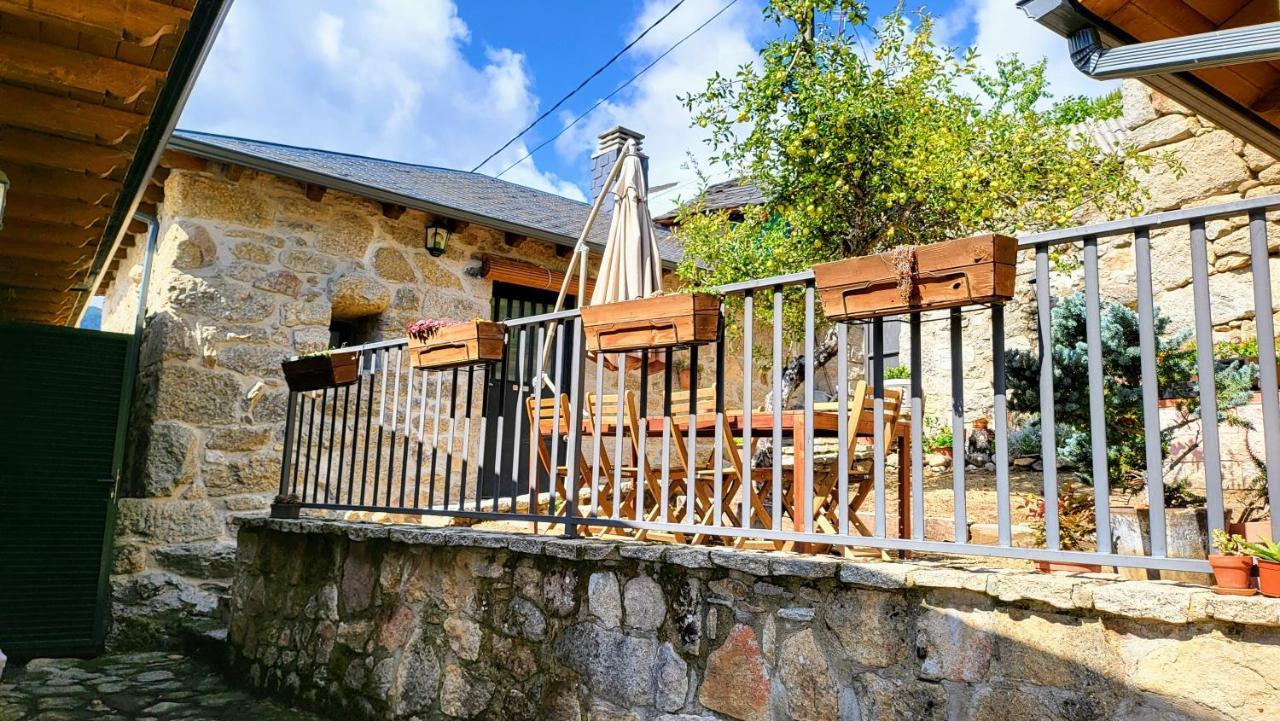 Conjunto Entre Acebos Guest House Sotillo de Sanabria Exterior photo