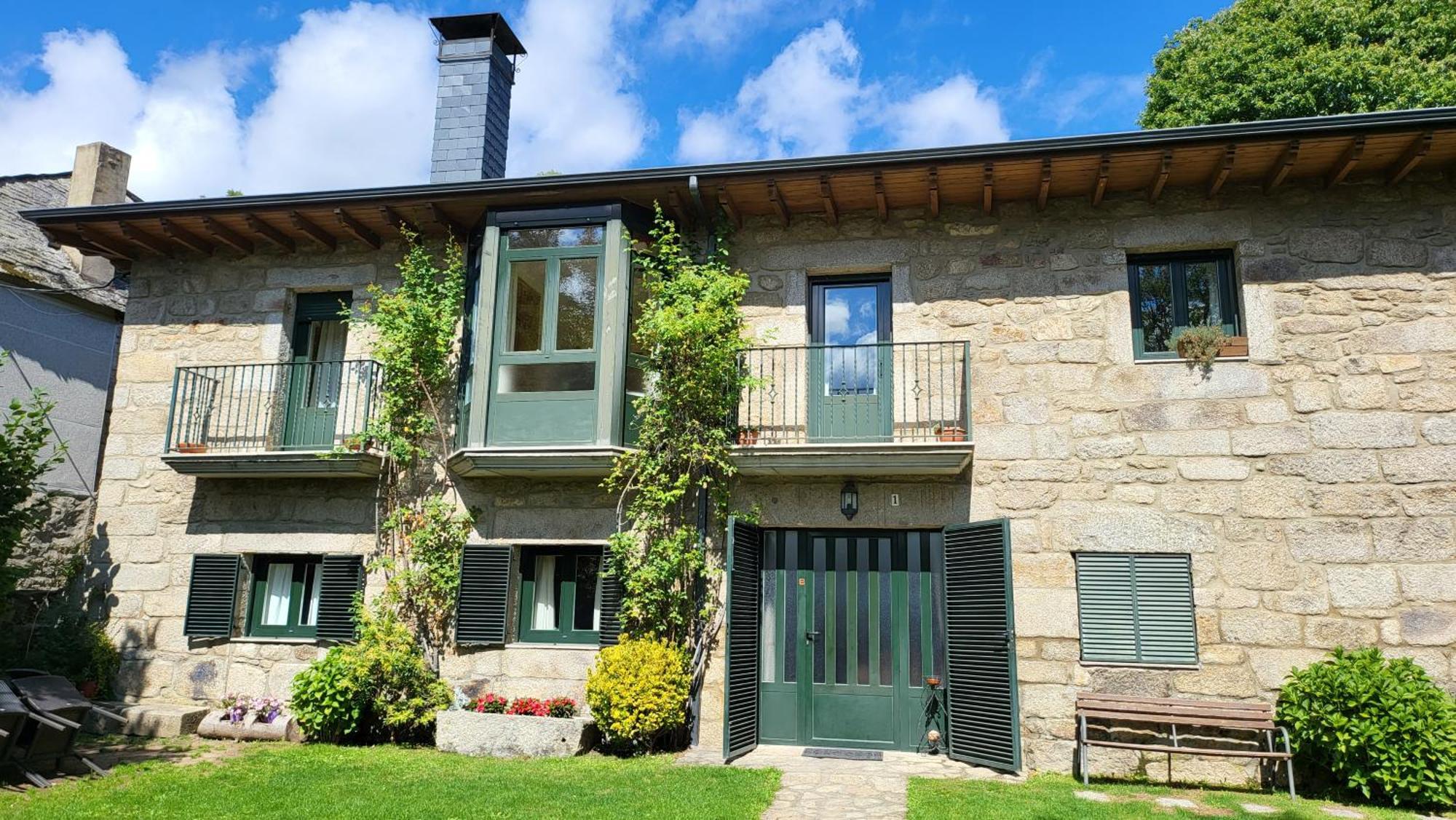 Conjunto Entre Acebos Guest House Sotillo de Sanabria Exterior photo